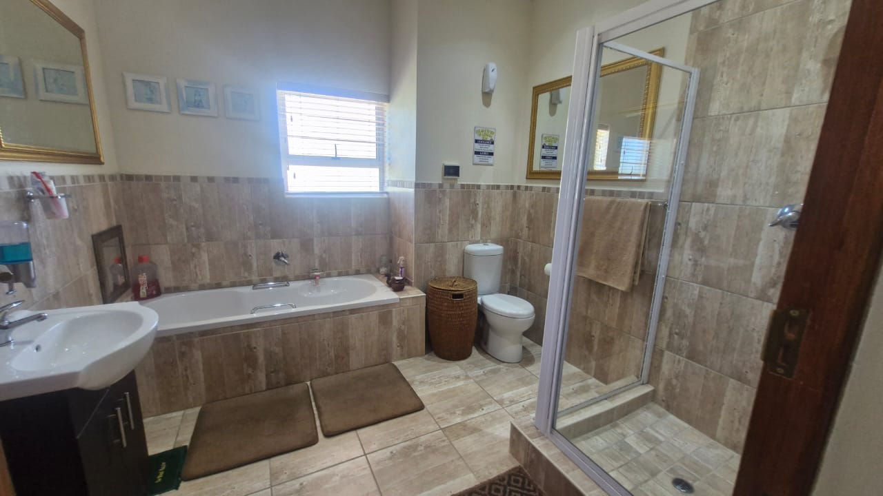 3 Bedroom Property for Sale in Paradise Beach Eastern Cape